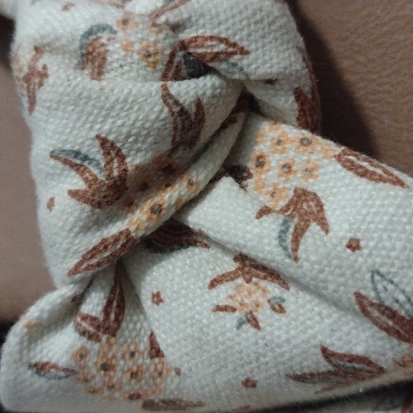 Universal Thread 9.5 cream platform sandals - Picture 7 of 10